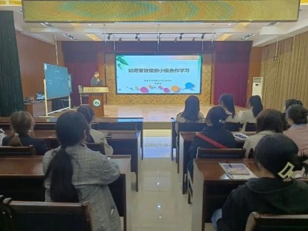 人们在看台上的人在餐厅里低可信度描述已自动生成 人们在看台上的人在餐厅里低可信度描述已自动生成