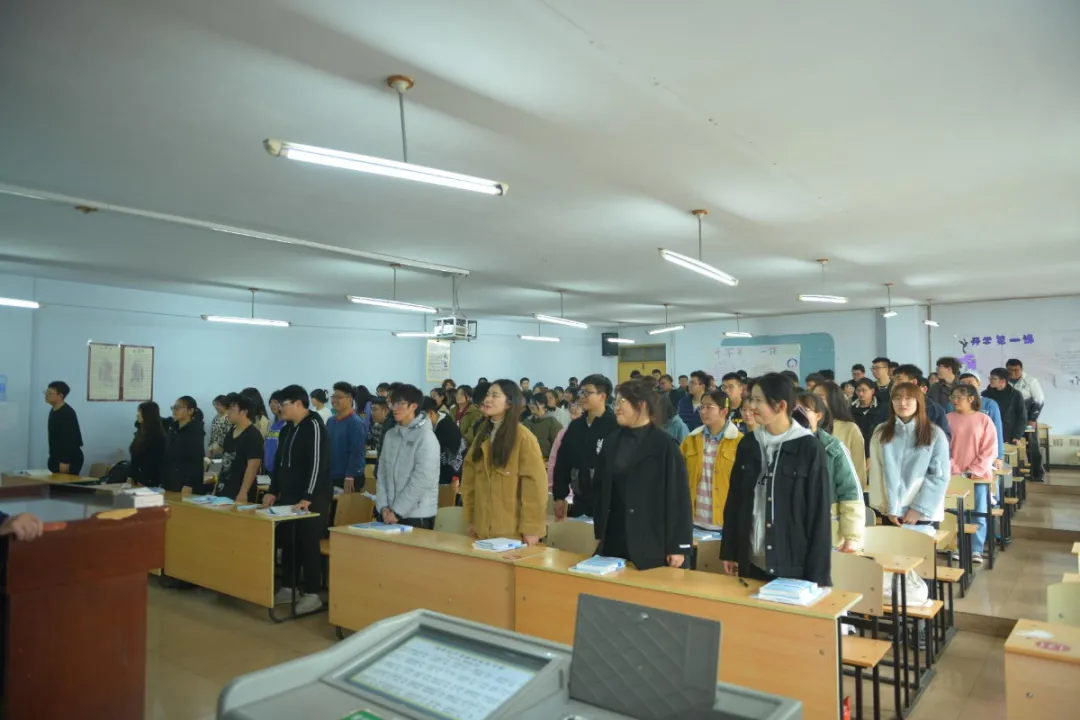 长春科技学院：红歌唱响开学第一堂思政课