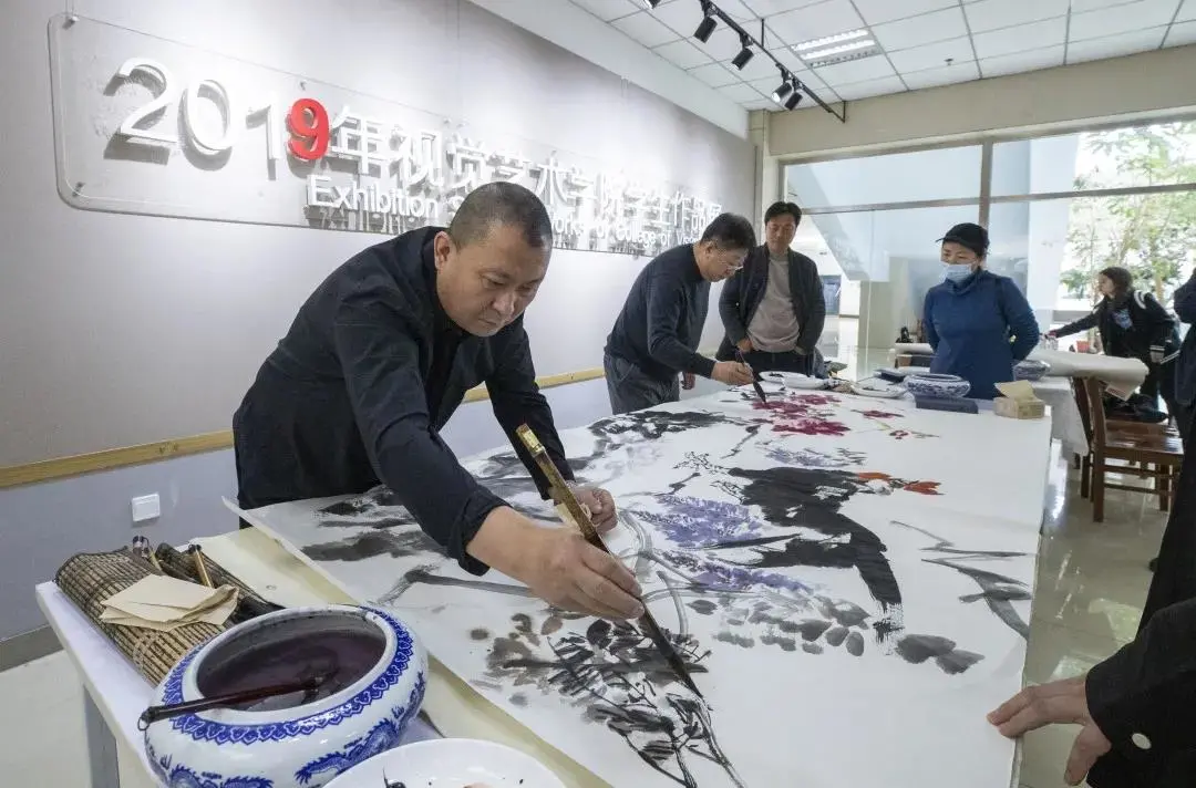 长春科技学院：艺术润心，文化铸魂——艺术家进高校活动