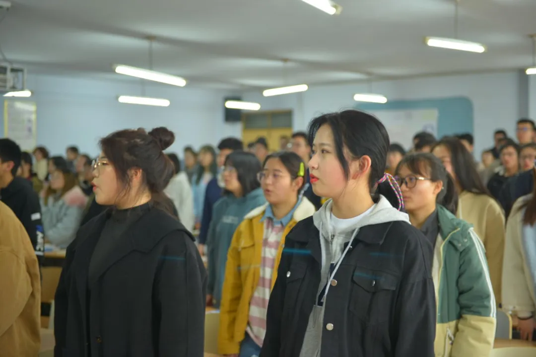 长春科技学院：红歌唱响开学第一堂思政课