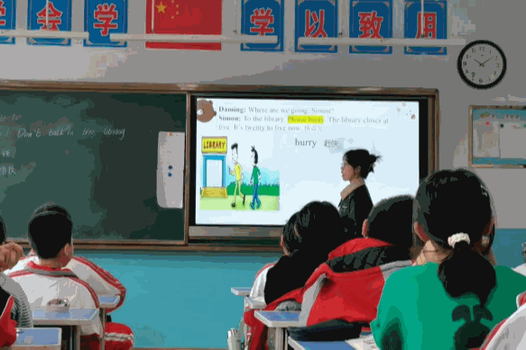 许多小孩在桌子上中度可信度描述已自动生成