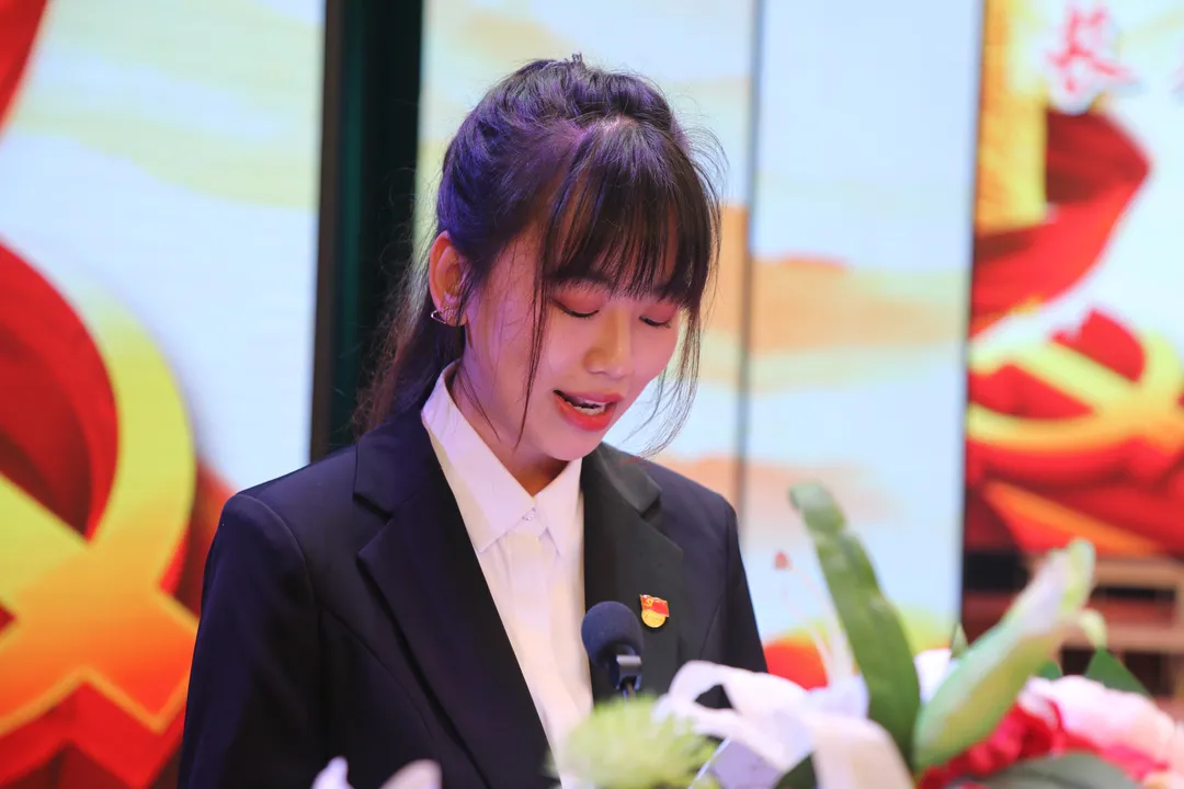 百年荣光·奋斗新征程——长春科技学院党委举办 庆祝建党100周年“两优一先”表彰大会