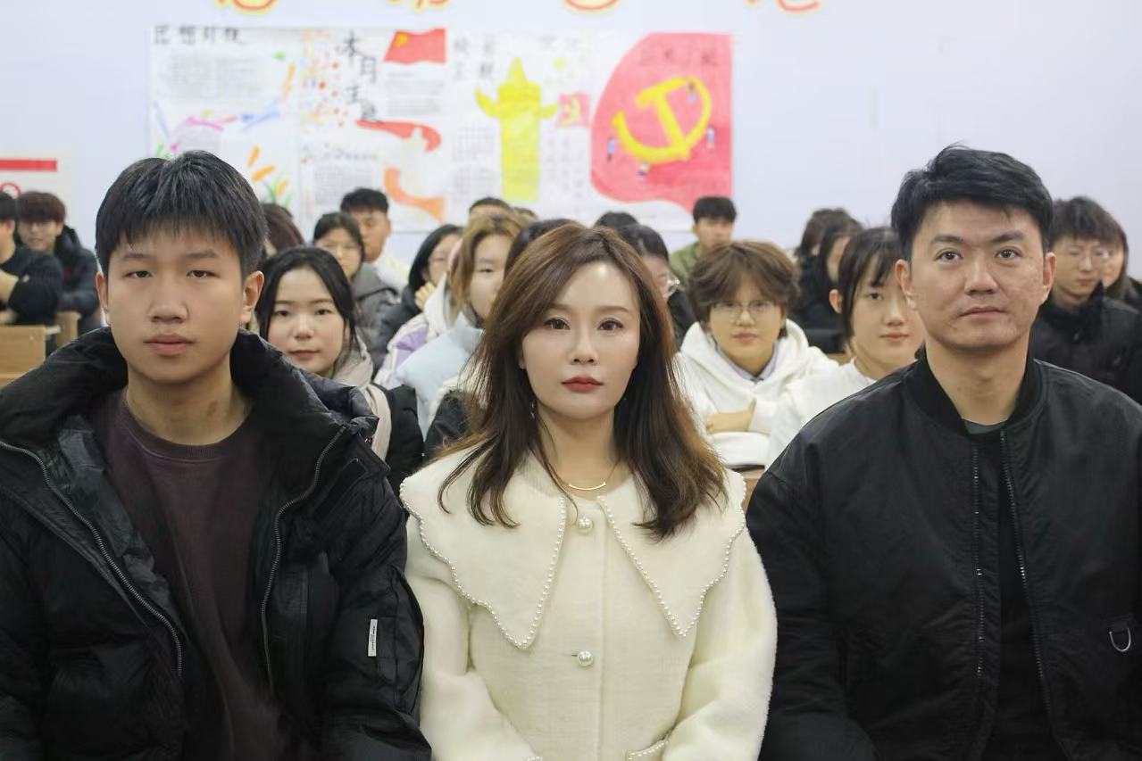 1734748367556412.jpg 9153cca4e106f80e311c7bc4da9542d.jpg