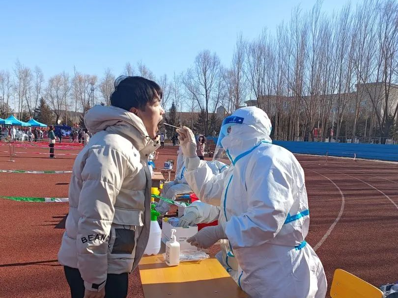 长春科技学院组织进行多轮核酸检测工作